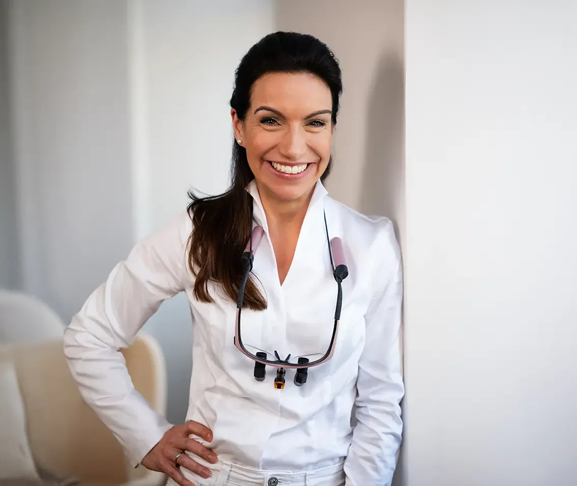 Dr. Julia Hofer – Zahnmedizin